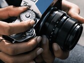 Przedstawiony tutaj model Fujifilm X-T5 ma wkrótce doczekać się następcy.