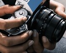 Przedstawiony tutaj model Fujifilm X-T5 ma wkrótce doczekać się następcy.