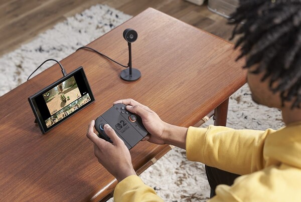 Drugi port USB-C konsoli Nintendo Switch 2 może być używany do podłączania urządzeń peryferyjnych, takich jak kamera USB-C. (Źródło obrazu: Nintendo)