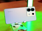 Redmi Note 13 Pro+ 5G łączy w sobie aparat główny 200 MP z ultraszerokokątnym aparatem 8 MP. (Zdjęcie: Notebookcheck)