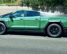 Tesla Cybertruck niedawno wyśmiała Toyotę Tundrę za pomocą owijki po tym, jak kilka tygodni wcześniej zrobiła to samo z Fordem F-150. (Źródło zdjęcia: Cybertruck Owners Club)