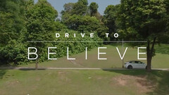 Pierwsza reklama Tesli nosi tytuł &quot;Drive to Believe&quot; (zdjęcie: Tesla Asia/Twitter)