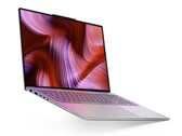 Użytkownicy mogą chcieć uniknąć mniejszej konfiguracji RTX 5050 w Lenovo Yoga Pro 9 16, ponieważ niesie ona najgorszy zwrot z każdej zainwestowanej złotówki (źródło obrazu: Lenovo)