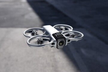 DJI Avata 360 posiada zintegrowane osłony śmigła