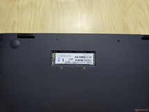 Właz konserwacyjny M.2 SATA SSD