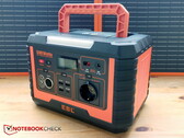 EBL MP500 i panel słoneczny 100 W w ręce: Potężna mobilna elektrownia z ograniczeniem ładowania