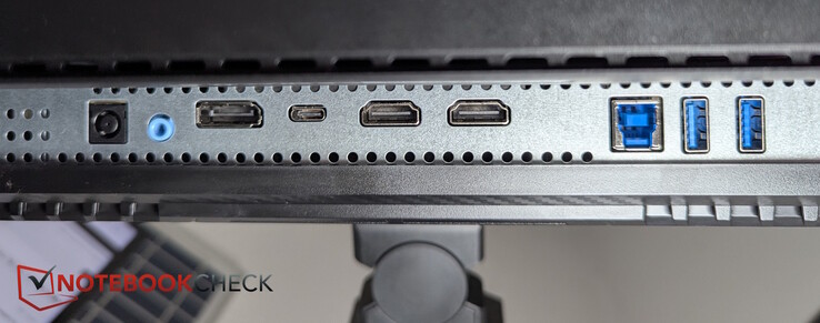 Od lewej do prawej: AC, wyjście audio, DisplayPort, USB-C, 2x HDMI, USB-B, 2x USB-A