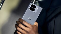 Gruby, ale z pewnymi ukierunkowanymi ulepszeniami, co potwierdza oficjalny arkusz specyfikacji Google. Pixel 10 Pro Fold. (Źródło zdjęcia: Evan Blass)