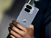 Gruby, ale z pewnymi ukierunkowanymi ulepszeniami, co potwierdza oficjalny arkusz specyfikacji Google. Pixel 10 Pro Fold. (Źródło zdjęcia: Evan Blass)
