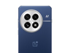 OnePlus 13 (na zdjęciu) może być ostatnim flagowcem OnePlus z marką aparatu Hasselblad. (Źródło zdjęcia: OnePlus)