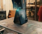 Fabricator Spider-Mana tworzy dla niego telefon Galaxy Z Flip 8.