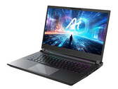AORUS 15 (2024) ma porty z trzech stron, w tym zamontowane z tyłu wyjścia wyświetlacza. (Źródło obrazu: Gigabyte)