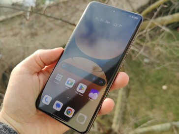 Test smartfona Realme GT7 Pro (źródło obrazu: Marcus Herbrich)