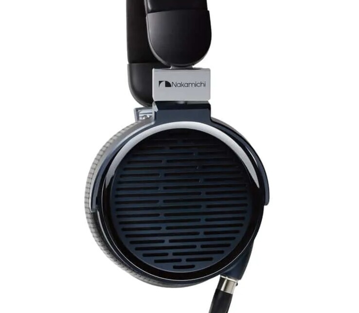 Nakamichi Elite Pro P800JP wykorzystują otwartą konstrukcję tylną dla szerokiej stereofonicznej sceny dźwiękowej.