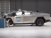 Test zderzeniowy Tesla Cybertruck IIHS (źródło zdjęcia: IIHS)