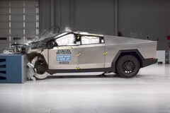 Test zderzeniowy Tesla Cybertruck IIHS (źródło zdjęcia: IIHS)