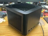 Nadchodzący mini PC FEVM będzie mógł pochwalić się znacznie większą obudową z potężną grafiką RTX 4090 Laptop. (Źródło zdjęcia: metalsojin2 via Reddit)