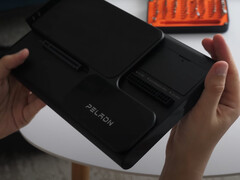 Peladn Link S-3 ustępuje rozwiązaniom OCuLink eGPU, takim jak Minisforum DEG1, jeśli chodzi o wydajność. (Źródło zdjęcia: Try Some Tech)