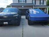 Tesla Cybertruck musi stawić czoła silnej konkurencji ze strony konkurencyjnych elektrycznych pickupów, w tym Chevroleta Silverado EV. (Źródło obrazu: Lamar MK via YouTube)