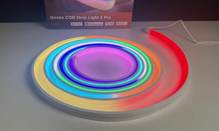 Recenzja taśmy oświetleniowej Govee COB Strip Light 2 Pro (na zdjęciu przedstawiona w stanie zwiniętym)
