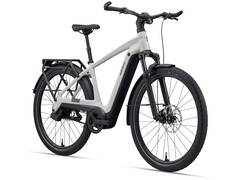 Nowy rower elektryczny Giant Explore E+0 (na zdjęciu) jest wyposażony w akcesoria Aegis. (Źródło zdjęcia: Giant)