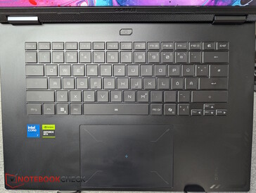 Klawiatura i touchpad