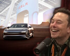 Ellon Musk zabrał głos w mediach społecznościowych, aby wyśmiać Lucid za przyjęcie sprzętu do ładowania NACS Tesli. (Źródło obrazu: PowerfulJRE na YouTube/Tesla/Lucid - edytowane)