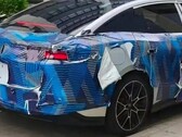 Zakamuflowany prototyp modelu BYD Han trzeciej generacji, sfotografowany przez społeczność fanów BYD „Di Fen Zhi Jia”
