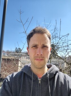 Selfie z przednim aparatem 16 MP