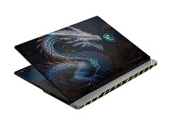 Do laptopa MSI Titan 18 HX Dragon Edition Draco Epic dołączona jest bezpłatna kopia gry „Lego Batman: Legacy of The Dark Knight”.