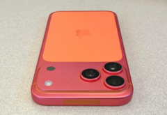 Pomarańczowy iPhone 17 Pro Max zmienia kolor na różowy