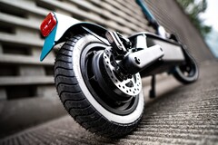 Firma SoFlow zaprezentowała dwa nowe hulajnogi elektryczne, w tym model SO4 Pro Max 2