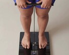 Urządzenie BodyFit jest wyposażone w uchwyt z wbudowanymi elektrodami