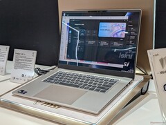 Najnowszy Prestige 16 może mieć wyświetlacz o niższej rozdzielczości niż XPS 16, ale nadrabia to większą liczbą portów i smuklejszą konstrukcją