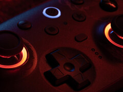 najnowsza wersja kontrolera Ultimate 2 firmy 8BitDo jest dostępna w jednej opcji kolorystycznej ozdobionej elementami z gry Wuchang: Fallen Feathers. (Źródło zdjęcia: 8BitDo)