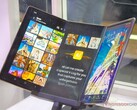 Pierwszy potrójnie składany telefon Samsunga, prawdopodobnie o nazwie Galaxy G Fold, może ponownie być dostępny wyłącznie w Chinach i Korei Południowej. (Źródło zdjęcia: Alexander Fagot, Notebookcheck)