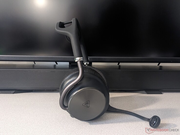 Strona Turtle Beach Stealth Pro II jest pokazana z mikrofonem