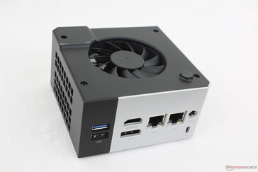 Góra ze zdjętą zewnętrzną metalową osłoną