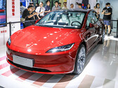 Model 3 Highland w salonie wystawowym w Pekinie (zdjęcie: Tesla China)