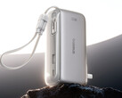 SuperCharge Pro 3 w 1 jest wyposażony w dwa kable: jeden zintegrowany i jeden odłączany. Na zdjęciu: render promocyjny power banku.
