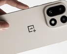 Nadchodzący flagowy smartfon, OnePlus 15. (Źródło zdjęcia: OnePlus, edytowane)