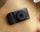 Ricoh GR IV HDF jest już dostępny w przedsprzedaży. (Źródło zdjęcia: Ricoh)