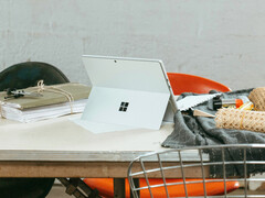 Microsoft ma wypuścić nowe produkty Surface Pro i Surface Laptop jeszcze w tym sezonie. (Źródło zdjęcia: Microsoft)