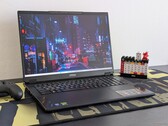Recenzja laptopa MSI Stealth 18 HX AI: Najbardziej przenośny 18-calowy gracz