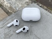  Apple Następca AirPods 3 pojawi się najwcześniej w 2024 roku. (Źródło: Scarbir)