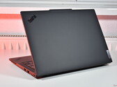 Procesor Ryzen 9 wyróżnia tego laptopa Lenovo ThinkPad: Kompaktowa mobilna stacja robocza oferuje największą wydajność procesora spośród wszystkich 14-calowych laptopów ThinkPad, na zdjęciu: Lenovo ThinkPad P14s Gen 6 AMD (źródło obrazu: Benjamin Herzig)