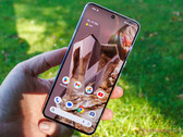 Wszystkie smartfony Pixel z procesorami Tensor powinny skorzystać z ulepszeń GPU dzięki Android 14 QPR1, w tym Pixel 8 Pro, na zdjęciu. (Źródło zdjęcia: Notebookcheck)