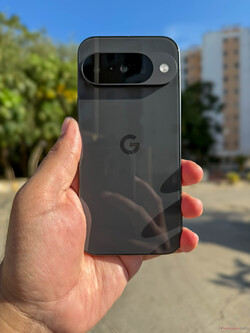 Google Pixel 10 w kolorze Obsidian