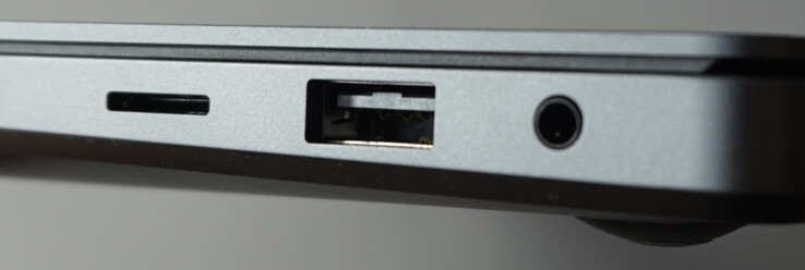 Po prawej: microSD, USB-A (5 Gbit/s), 3,5 mm jack audio