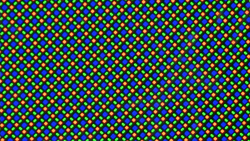 Wyświetlacz OLED wykorzystuje matrycę subpikseli RG/BG, składającą się z czerwonych, niebieskich i zielonych diod LED, zapewniających żywe odwzorowanie kolorów.